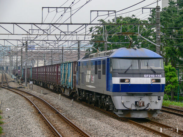 2006-06-02 武蔵野線府中本町駅を通過するEF210-118牽引の貨物列車