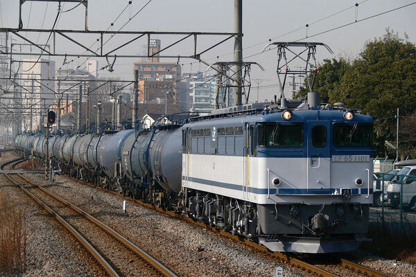 2006-01-30 川崎新町駅を通過するEF65 1101牽引の貨物列車