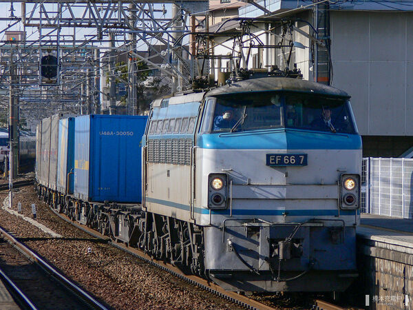 2006-03-14 東海道本線大府駅を通過するEF66 7牽引の貨物列車