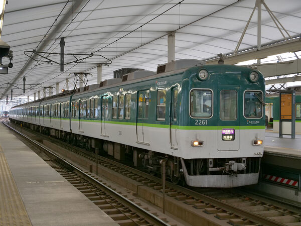 2023-10-14 淀駅に停車中の2211F（2261側）