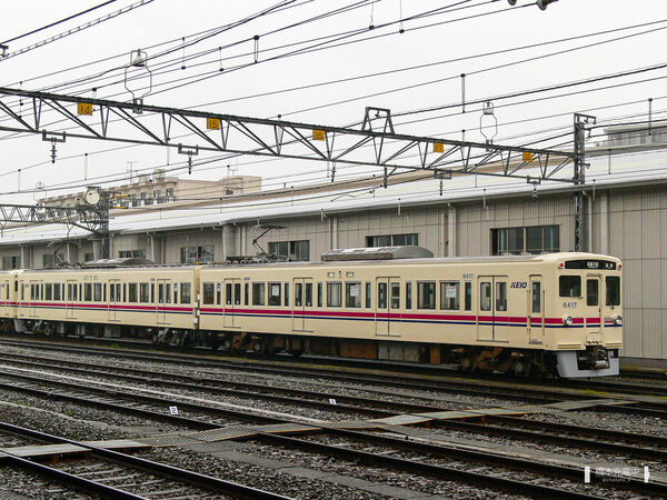 2006-05-05 高幡不動駅構内に留置されている6417F。