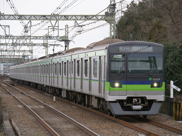 2022-02-06 京王よみうりランド駅に接近する10-520F（10-529側）
